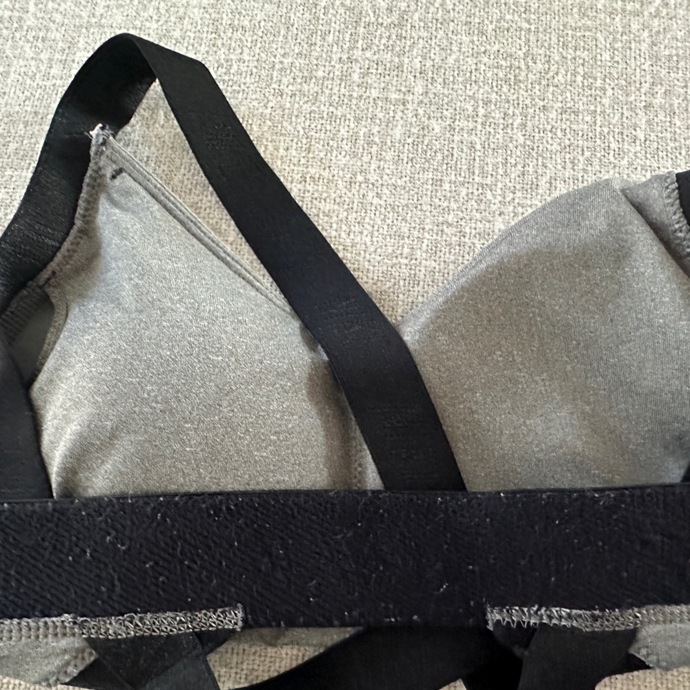 Nike Dri Fit Sports Bra   Size Medium. Light support. - Picture 6 of 6